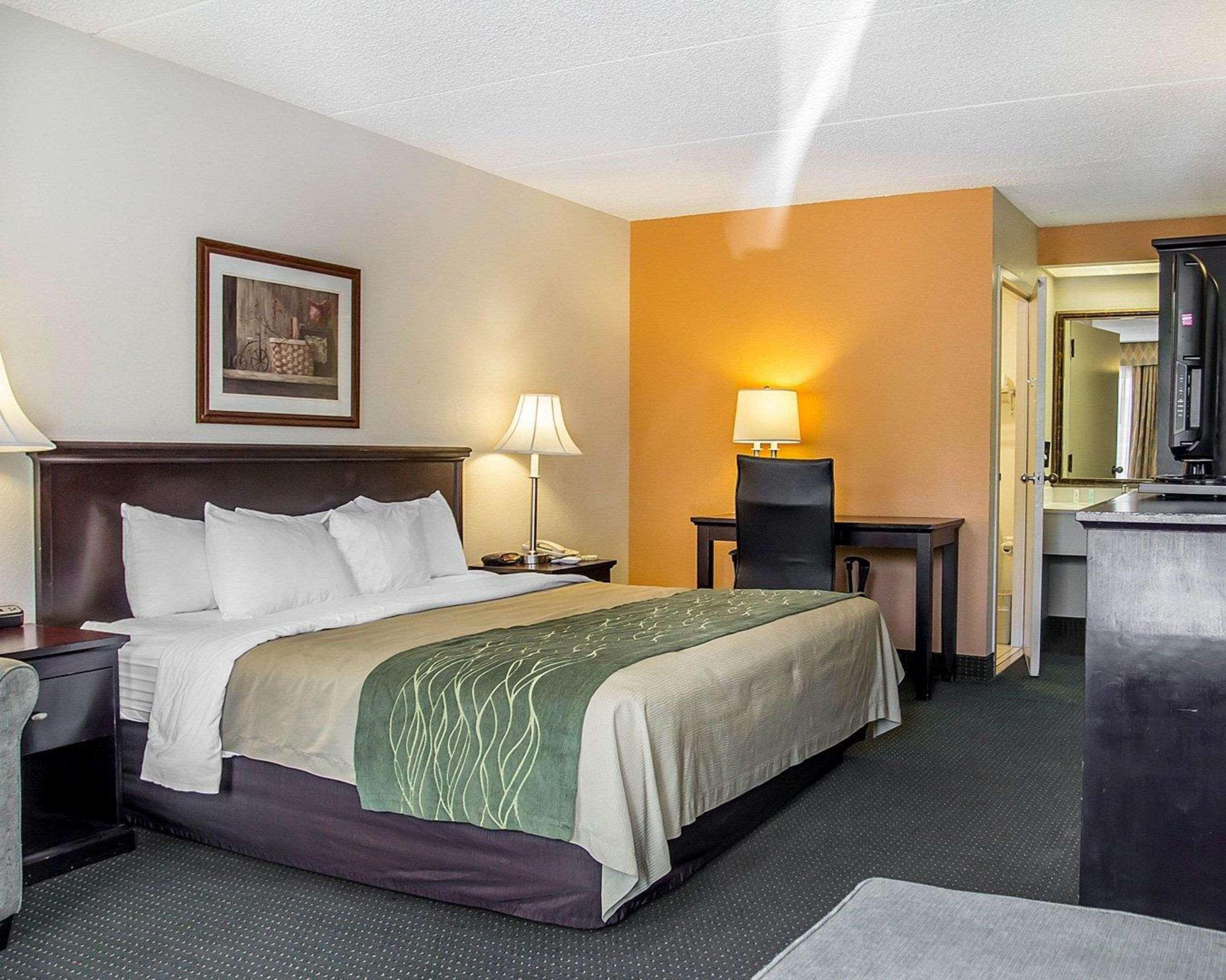 Quality Inn Riverside Near Ucr And Downtown Exterior photo